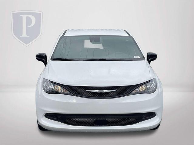 Photo of 2025 Bright White Clearcoat Chrysler Voyager