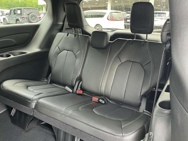 Photo of 2025 Bright White Clearcoat Chrysler Voyager