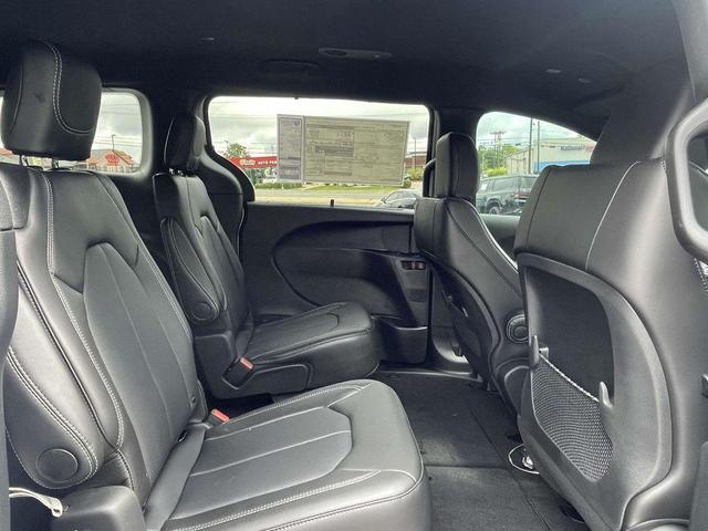 Photo of 2025 Bright White Clearcoat Chrysler Voyager