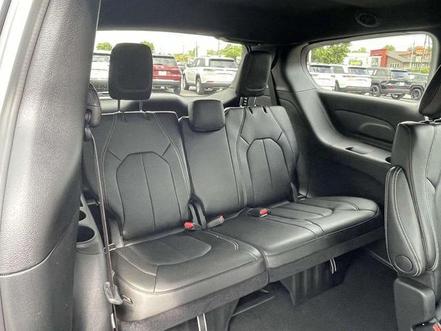 Photo of 2025 Bright White Clearcoat Chrysler Voyager