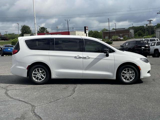 Photo of 2025 Bright White Clearcoat Chrysler Voyager