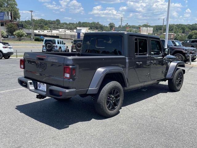 Photo of 2022 Granite Crystal Clearcoat Metallic Jeep Gladiator
