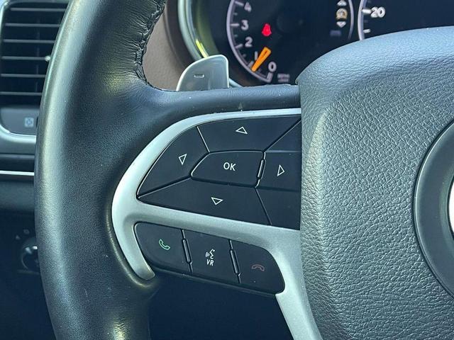 Photo of 2021 Ivory Jeep Grand Cherokee