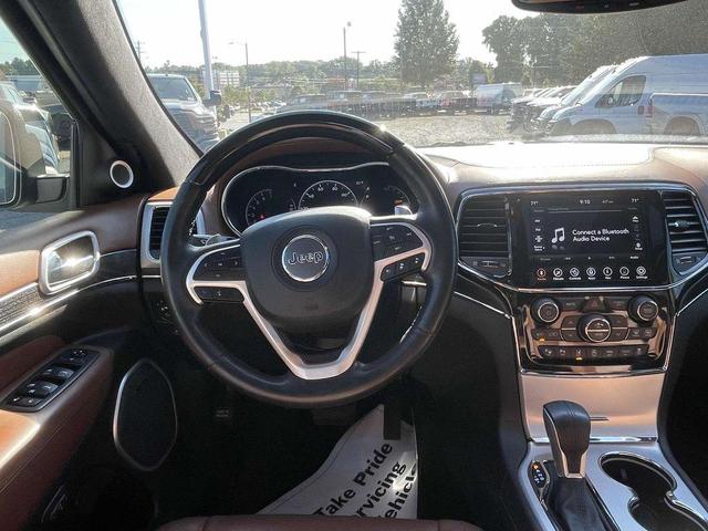 Photo of 2021 Ivory Jeep Grand Cherokee