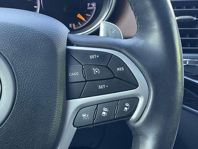 Photo of 2021 Ivory Jeep Grand Cherokee