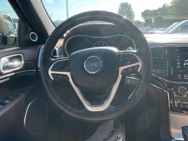 Photo of 2021 Ivory Jeep Grand Cherokee