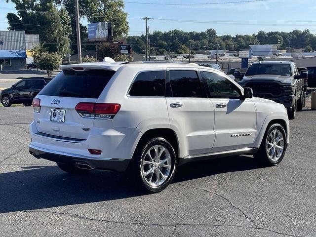 Photo of 2021 Ivory Jeep Grand Cherokee