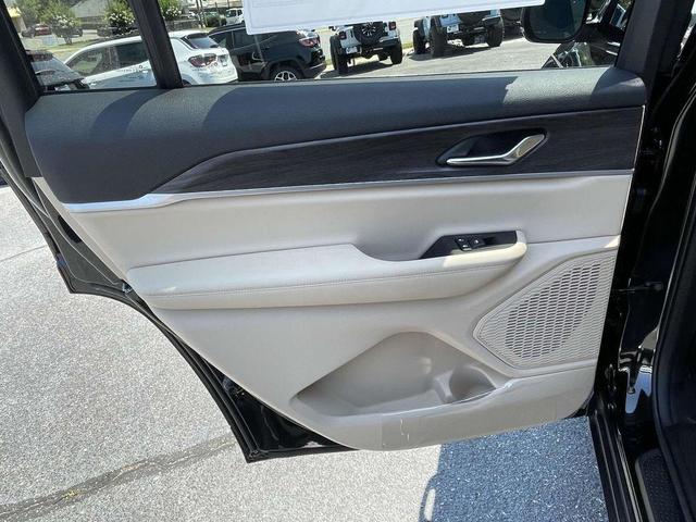 Photo of 2025 Diamond Black Jeep Grand Cherokee L