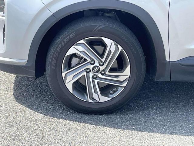 Photo of 2023 Shimmering Silver Hyundai SANTA FE