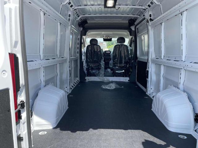 Photo of 2025 Bright White Clearcoat RAM ProMaster 2500