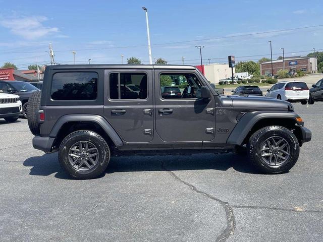 Photo of 2024 Granite Crystal Clearcoat Metallic Jeep Wrangler
