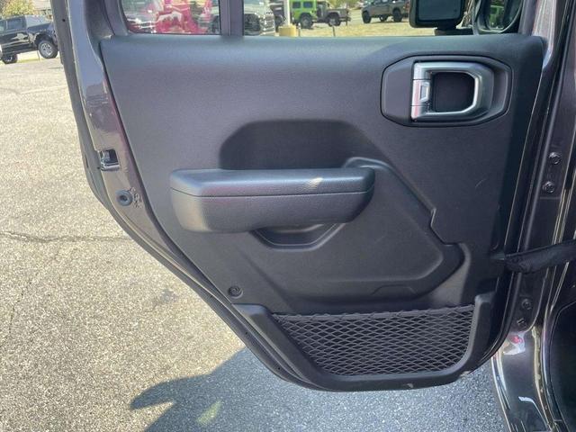Photo of 2024 Granite Crystal Clearcoat Metallic Jeep Wrangler