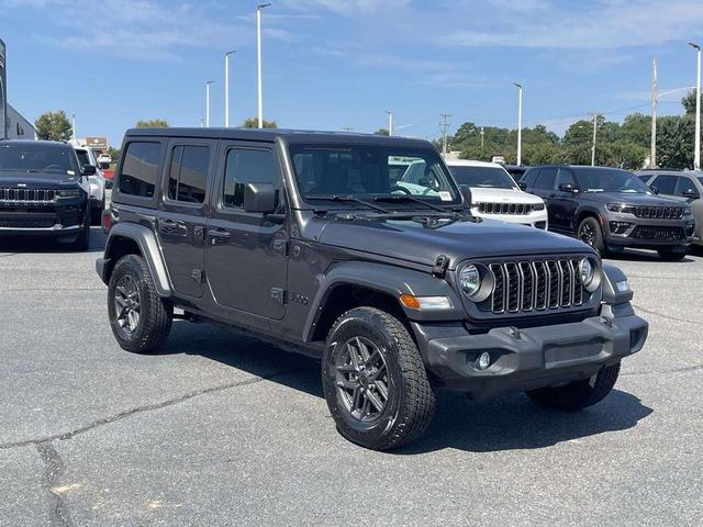 Photo of 2024 Granite Crystal Clearcoat Metallic Jeep Wrangler