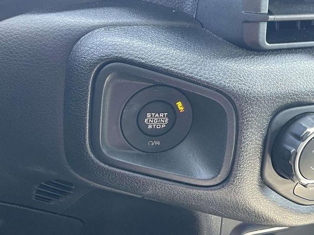 Photo of 2024 Granite Crystal Clearcoat Metallic Jeep Wrangler
