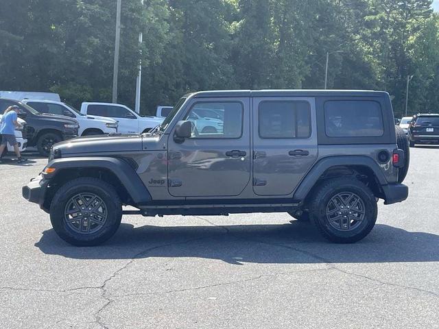 Photo of 2024 Granite Crystal Clearcoat Metallic Jeep Wrangler