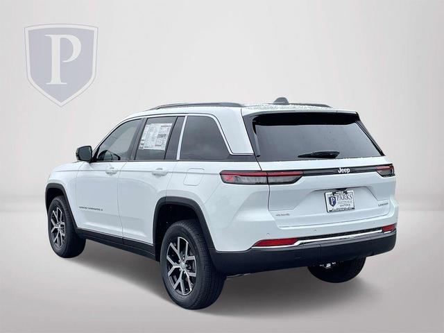 Photo of 2025 Bright White Clearcoat Jeep Grand Cherokee