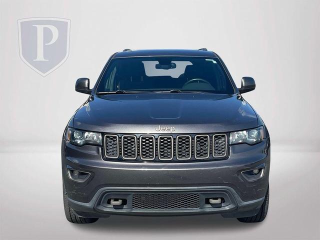 Photo of 2016 Granite Crystal Clearcoat Metallic Jeep Grand Cherokee