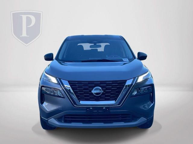Photo of 2023 Gun Metallic Nissan Rogue