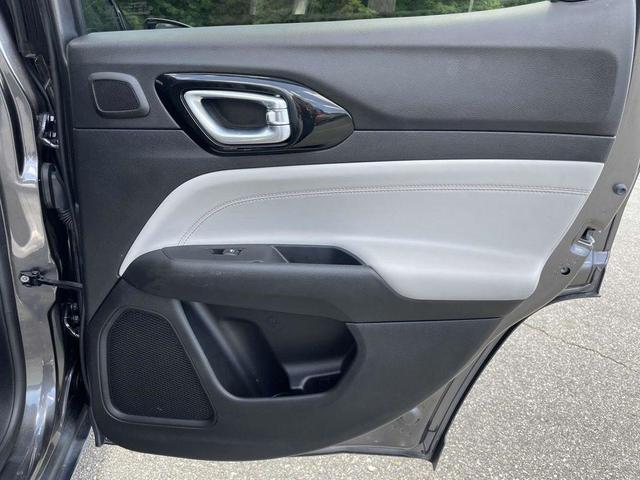 Photo of 2022 Granite Crystal Clearcoat Metallic Jeep Compass