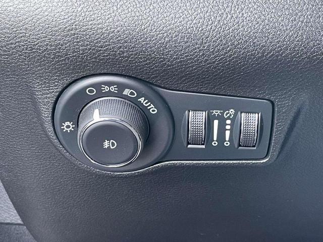 Photo of 2022 Granite Crystal Clearcoat Metallic Jeep Compass