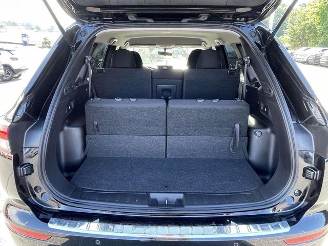 Photo of 2022 Labrador Black Pearl Mitsubishi Outlander