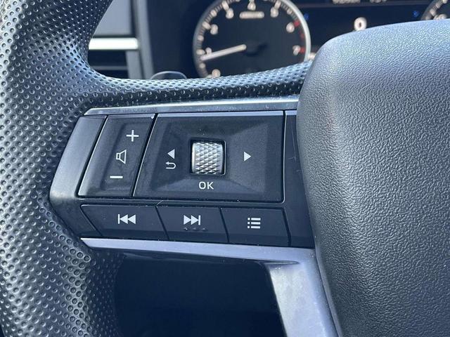 Photo of 2022 Labrador Black Pearl Mitsubishi Outlander