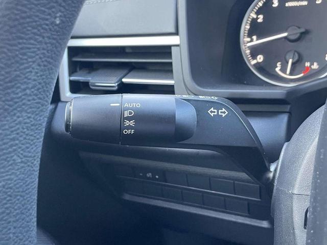 Photo of 2022 Labrador Black Pearl Mitsubishi Outlander