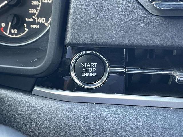 Photo of 2022 Labrador Black Pearl Mitsubishi Outlander