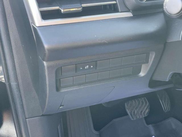 Photo of 2022 Labrador Black Pearl Mitsubishi Outlander