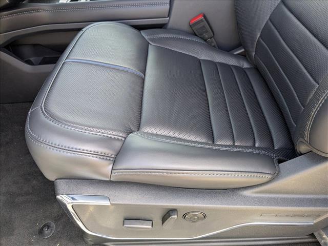 Photo of 2025 Glacier Gray Metallic Tri-Coat Ford F-250