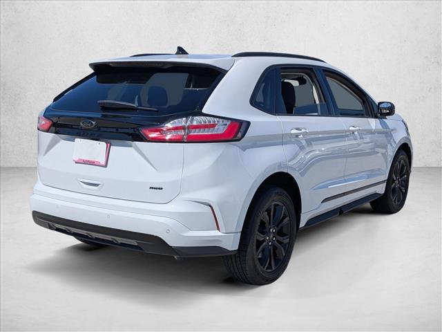 Photo of 2022 Oxford White Ford Edge