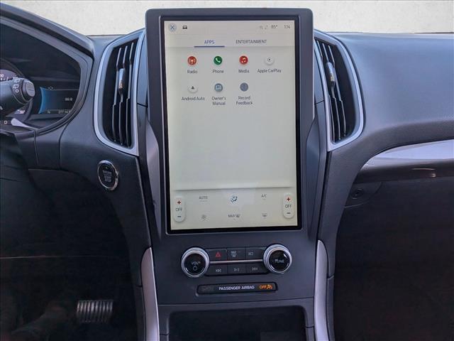 Photo of 2022 Oxford White Ford Edge