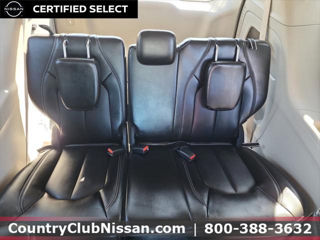 Photo of 2024 Silver Mist Clearcoat Chrysler Pacifica