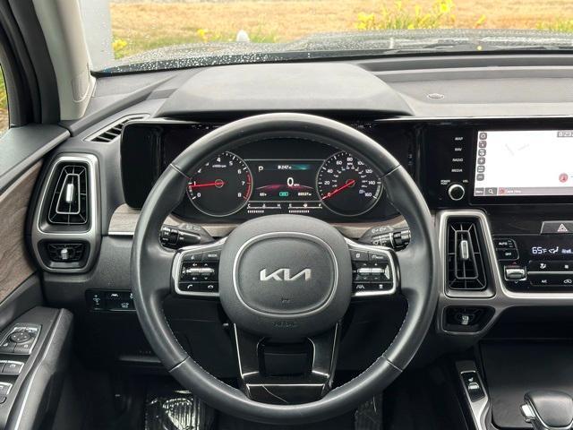 Photo of 2022 Ebony Black Kia Sorento