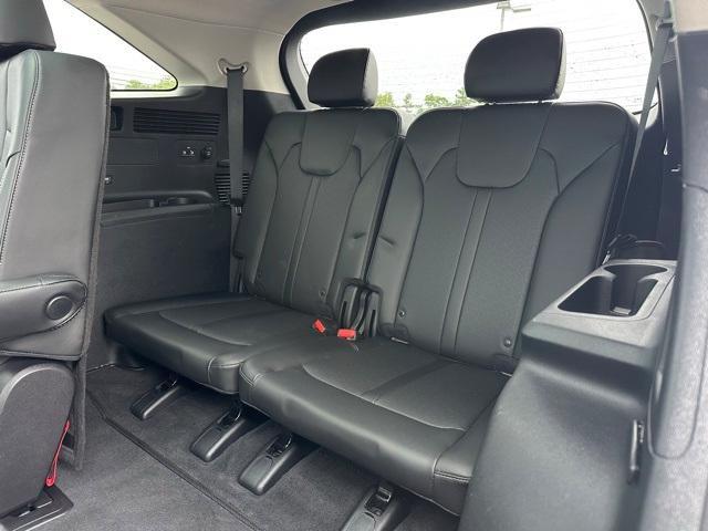 Photo of 2022 Ebony Black Kia Sorento