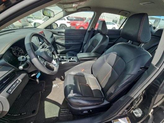 Photo of 2021 Black Nissan Altima