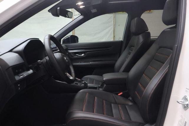 Photo of 2025 White Honda CR-V Hybrid