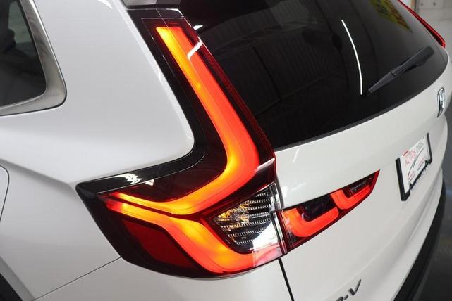 Photo of 2025 White Honda CR-V Hybrid