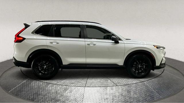 Photo of 2025 White Honda CR-V Hybrid