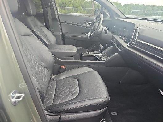 Photo of 2024 Jungle Green Kia Sportage
