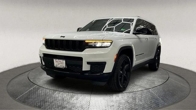 Photo of 2023 Bright White Clearcoat Jeep Grand Cherokee L