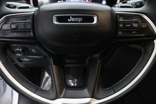 Photo of 2023 Bright White Clearcoat Jeep Grand Cherokee L