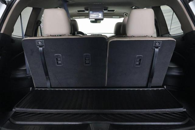 Photo of 2021 White Honda Pilot