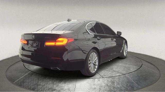 Photo of 2021 Jet Black BMW 530