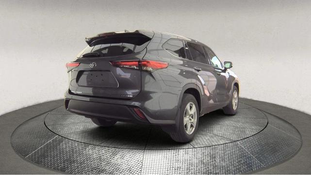 Photo of 2021 Gray Toyota Highlander