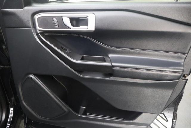 Photo of 2020 Black Ford Explorer