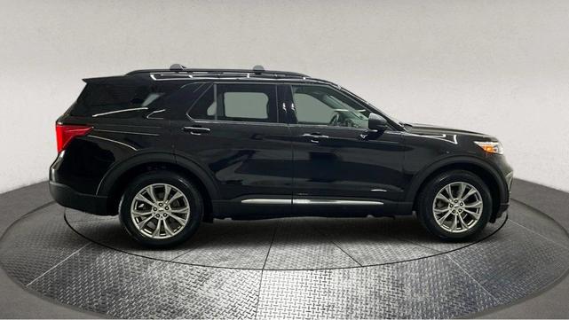 Photo of 2020 Black Ford Explorer