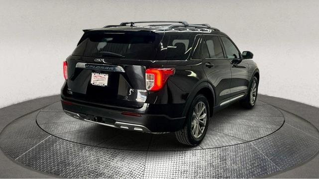 Photo of 2020 Black Ford Explorer
