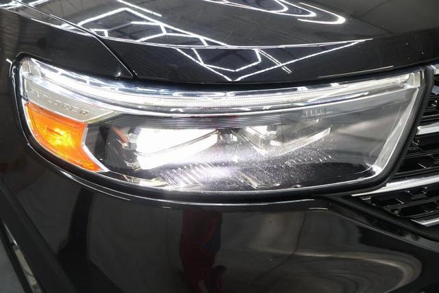 Photo of 2020 Black Ford Explorer
