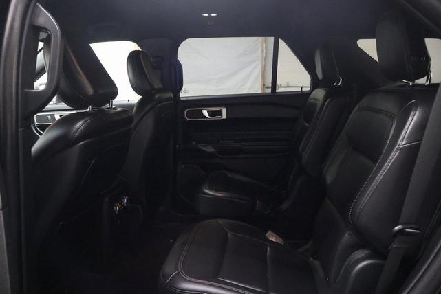 Photo of 2020 Black Ford Explorer
